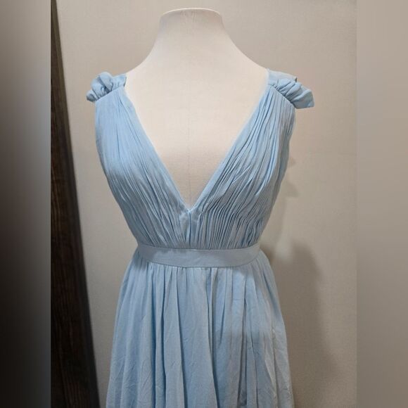 Mac Duggal 55321 Pleated Chiffon Sleeveless V-Neck Gown NWOT size 2 Powder Blue - Picture 6 of 7